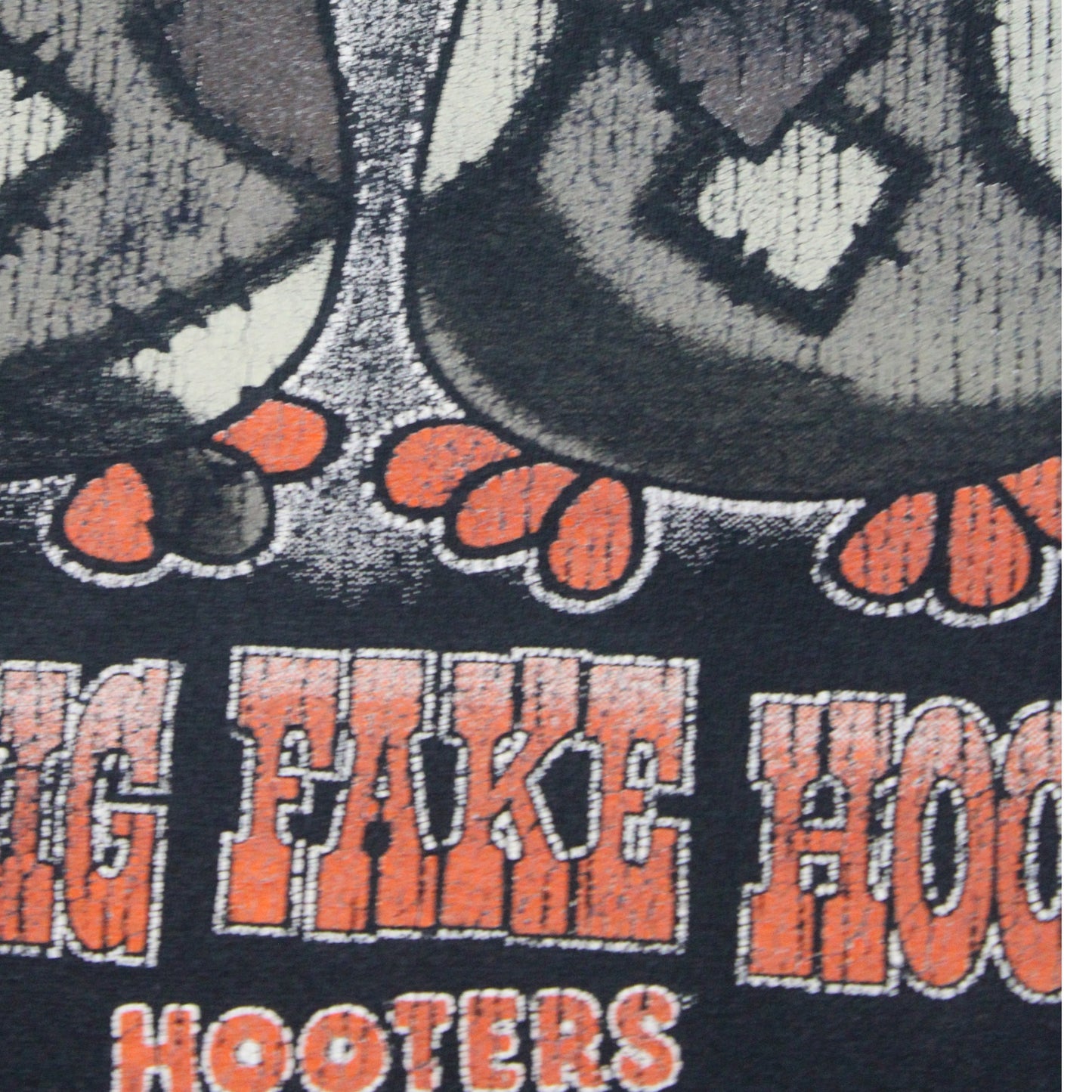 2000S HOOTERS “BIG FAKE HOOTERS” TEE