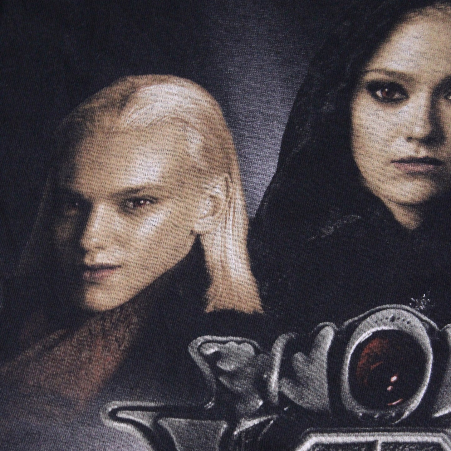 2000S TWILIGHT SAGA NEW MOON TEE
