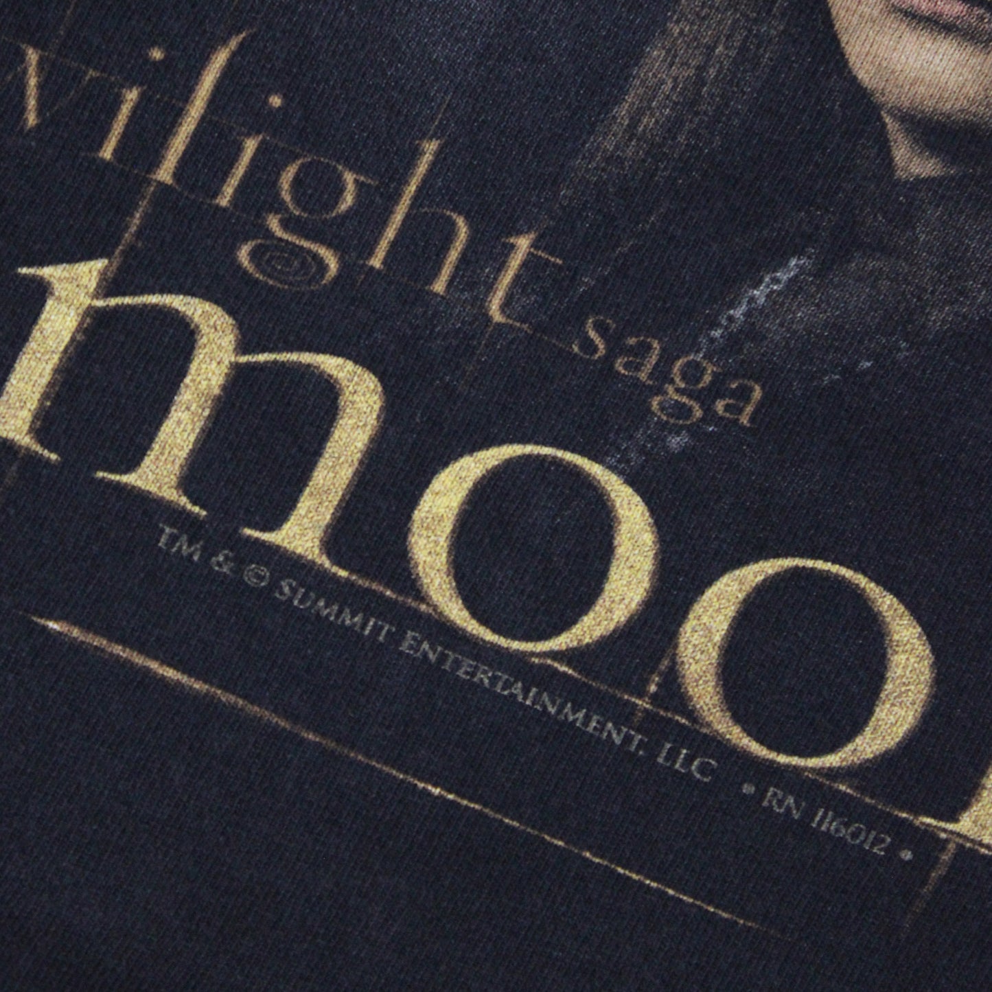 2000S TWILIGHT SAGA NEW MOON TEE