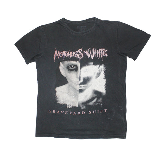 2010S MOTIONLESS IN WHITE “GRAVEYARD SHIFT” BAND TEE