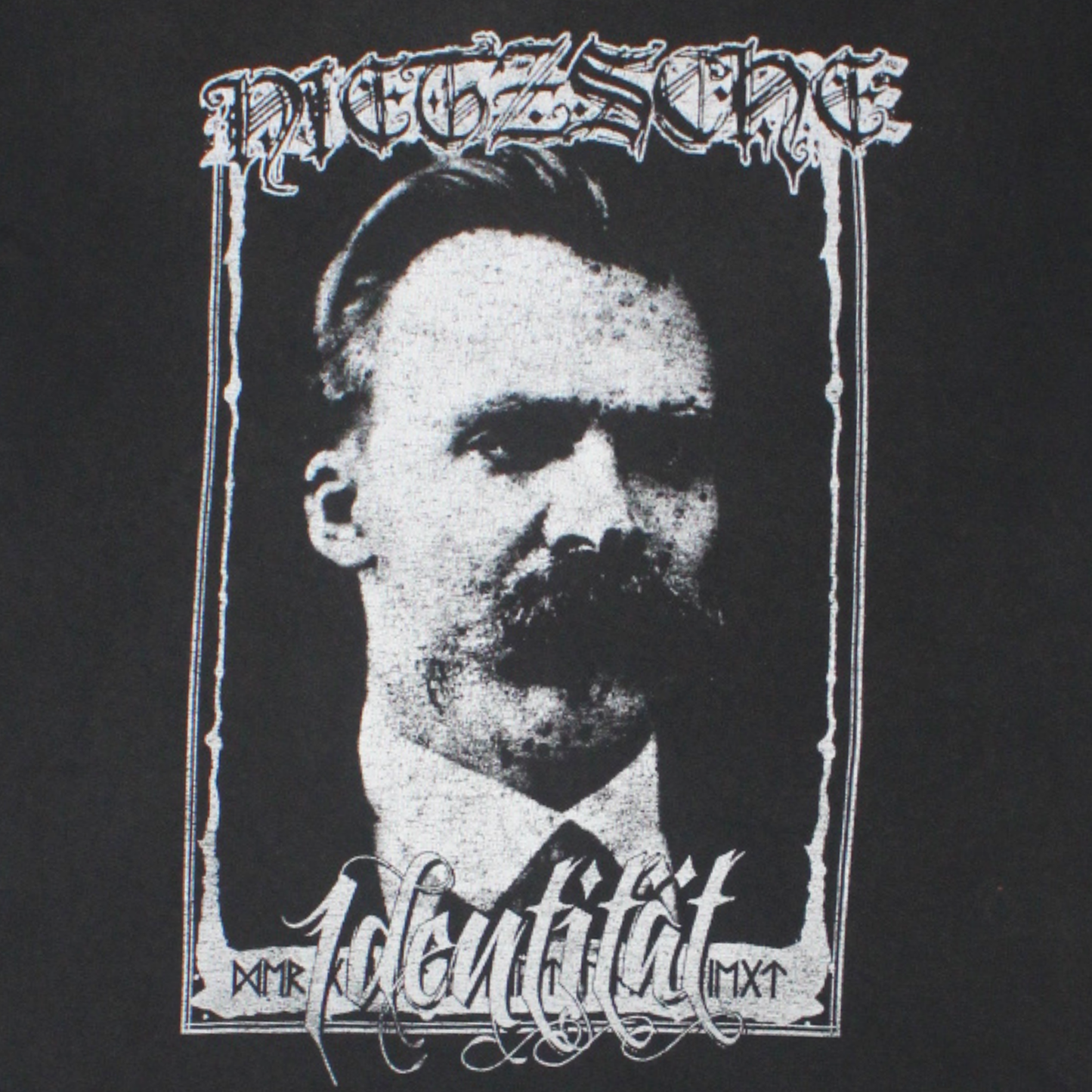 2000S FRIEDRICH NIETZSCHE "IDENTITÄT" PORTRAIT TEE